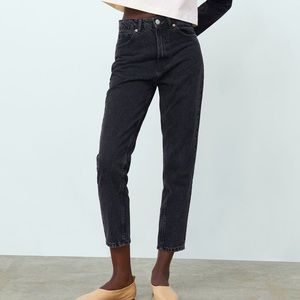 Zara Mom Fit Jeans TRF 26 / 2